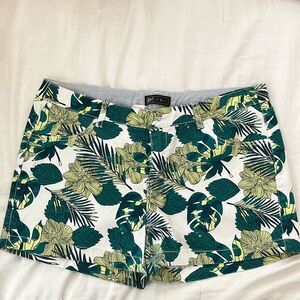 Floral gef shorts